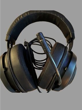 Black Over-Ear Headphones with Microphone- Kraken